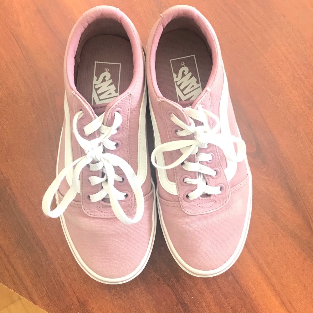 Big girls Size 6 “Nostalgia Rose” colored Van’s